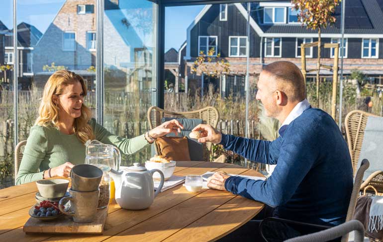 Blog-inspiratie-tafel-elwynn-glazen-schuifwanden-slider